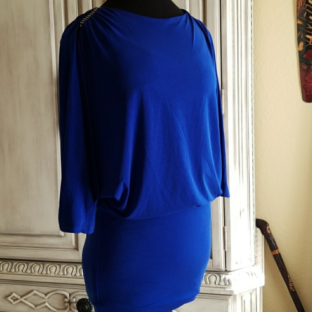 Studded shoulder slit arm blue short dress